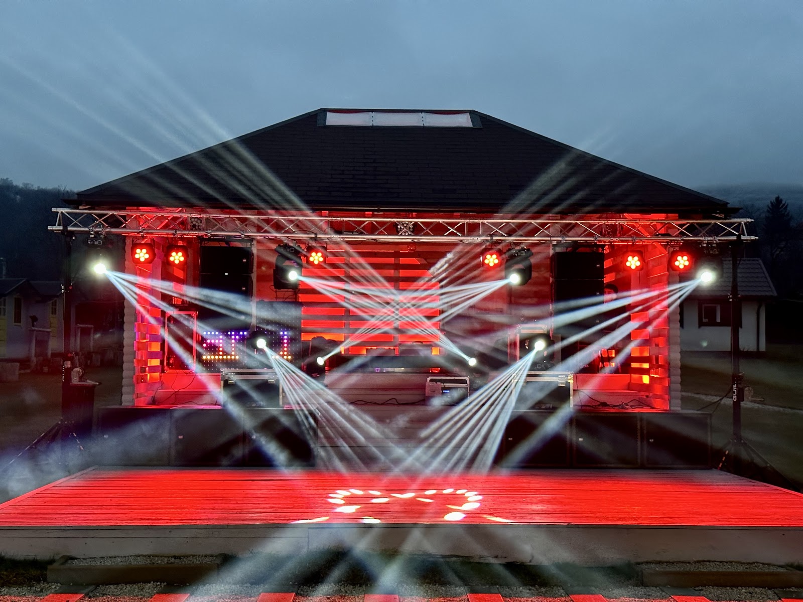 Ionut Mocanu - dj & Live Music