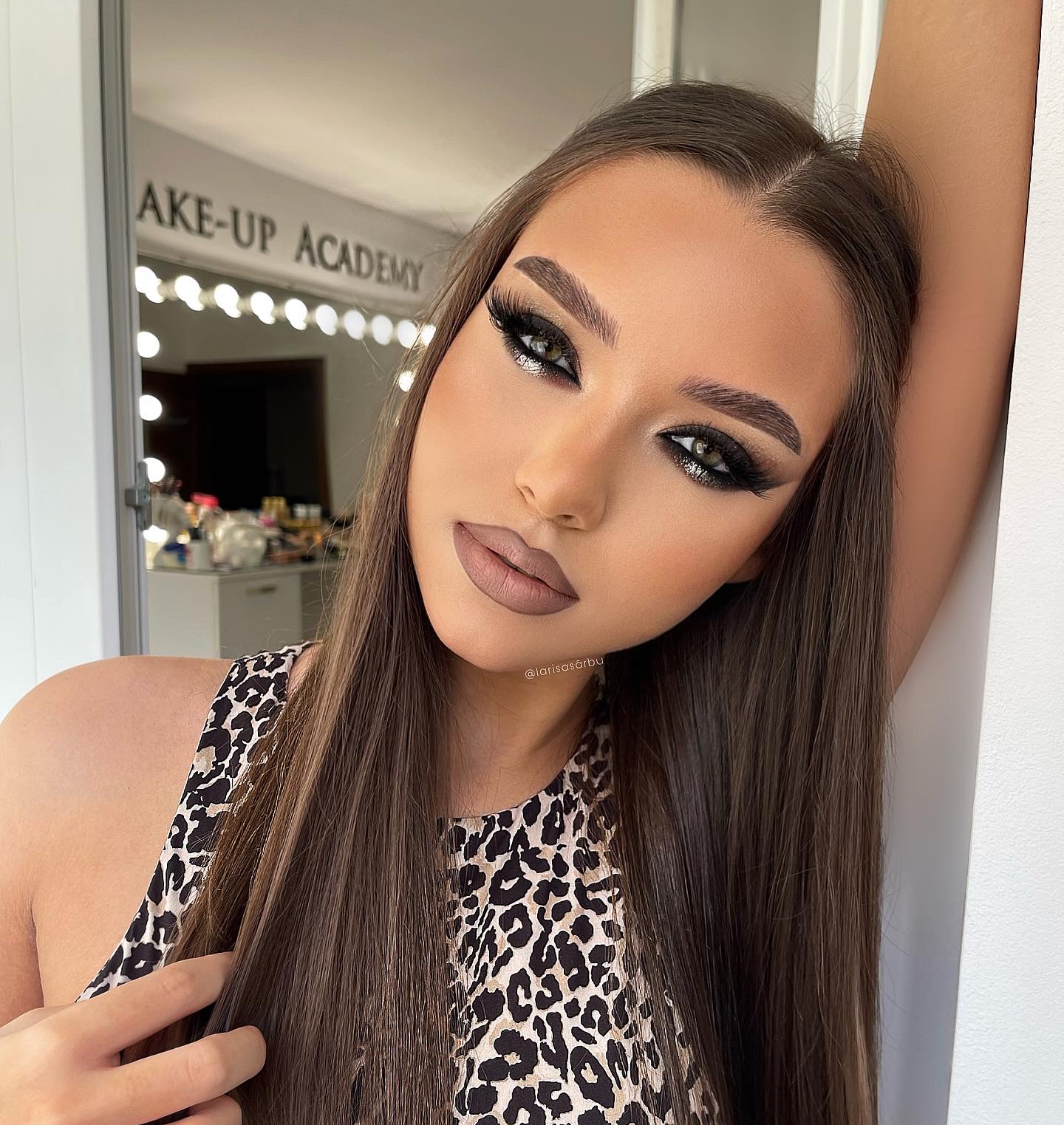 Larisa Sârbu - Micropigmentare / Makeup & PMU Artist