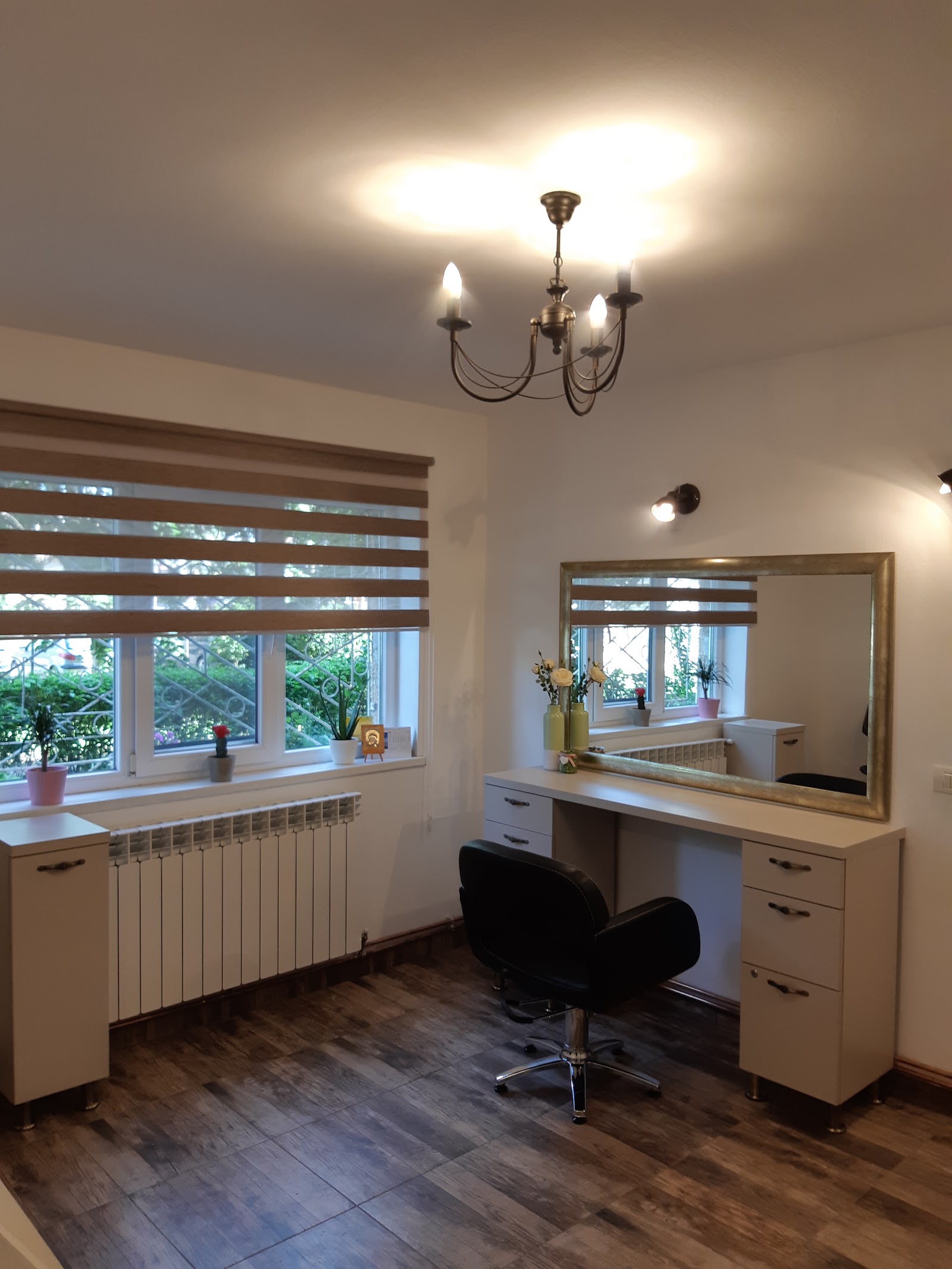 DeMarco Beauty Salon