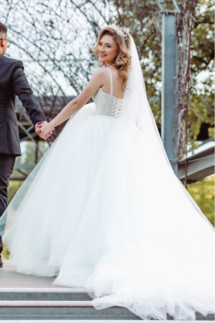 Rochii de mireasă București VEKA Bridal