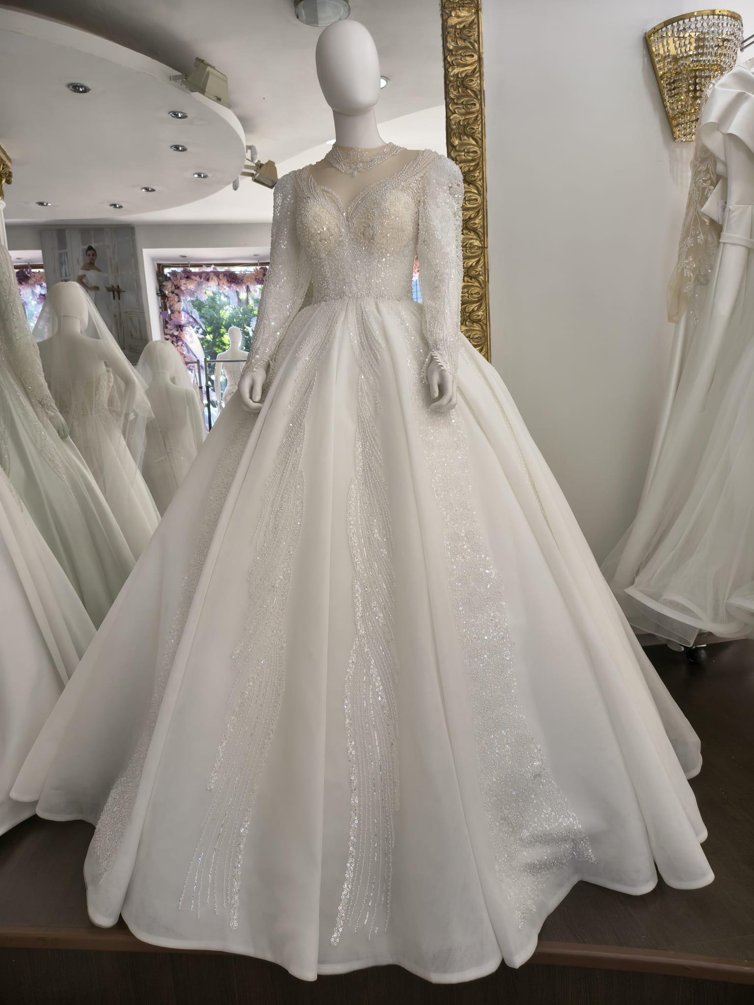 Rochii de mireasă București VEKA Bridal