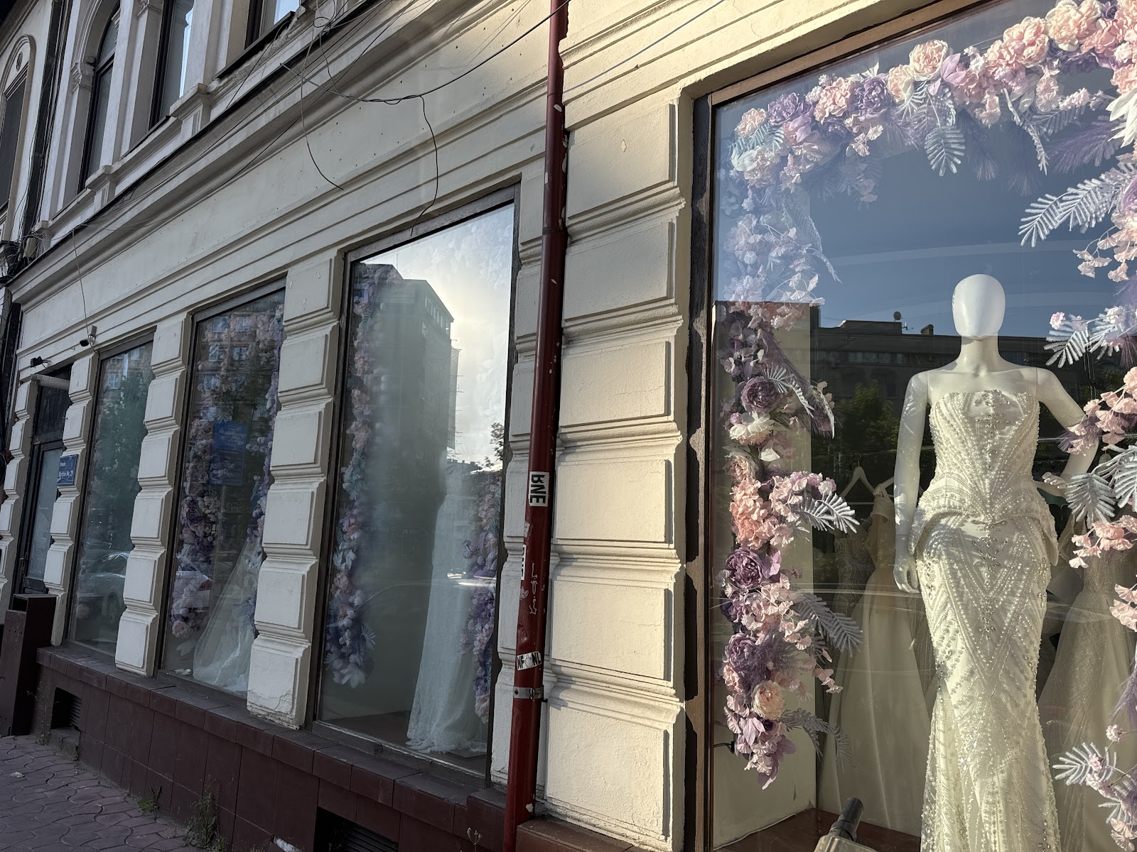 Rochii de mireasă București VEKA Bridal