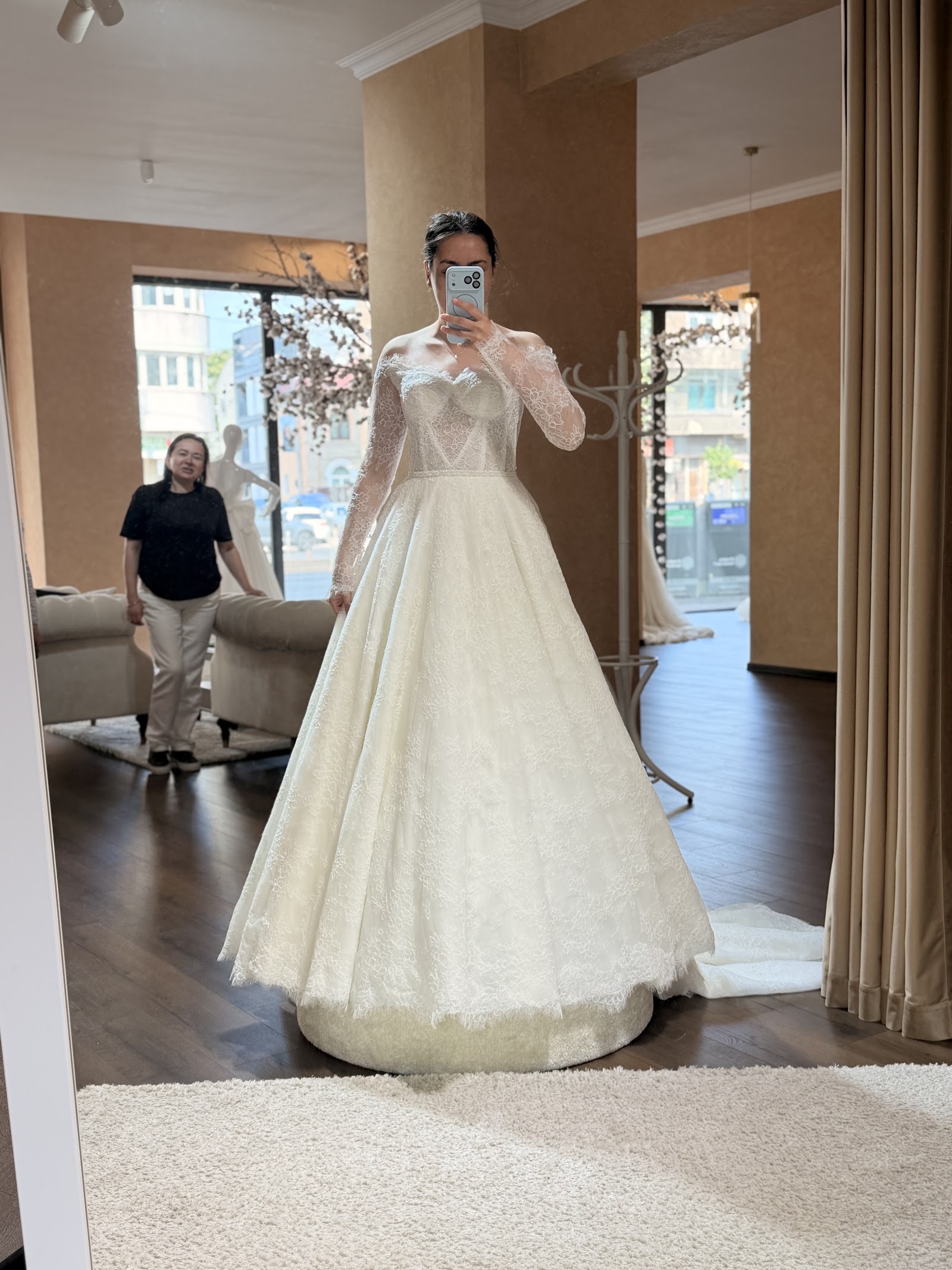 Ayla Bride - Rochii de mireasa Boutique