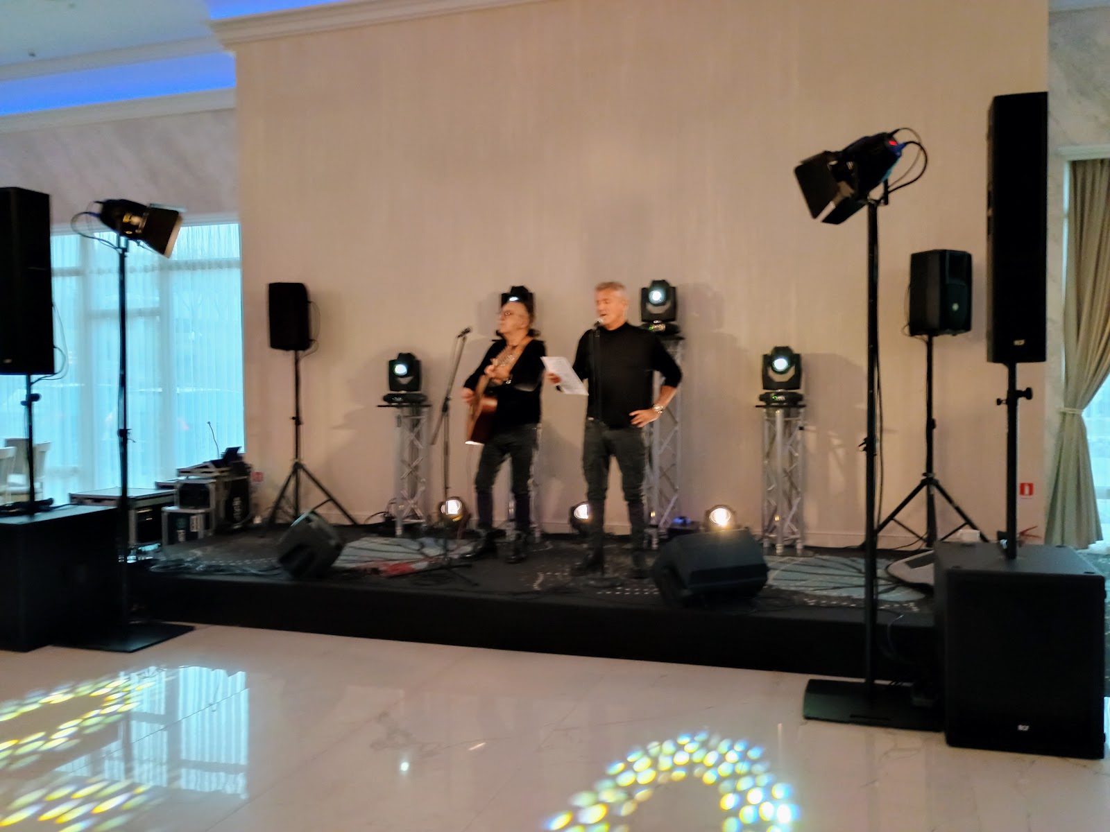 partydjs/ sound on lights solutions