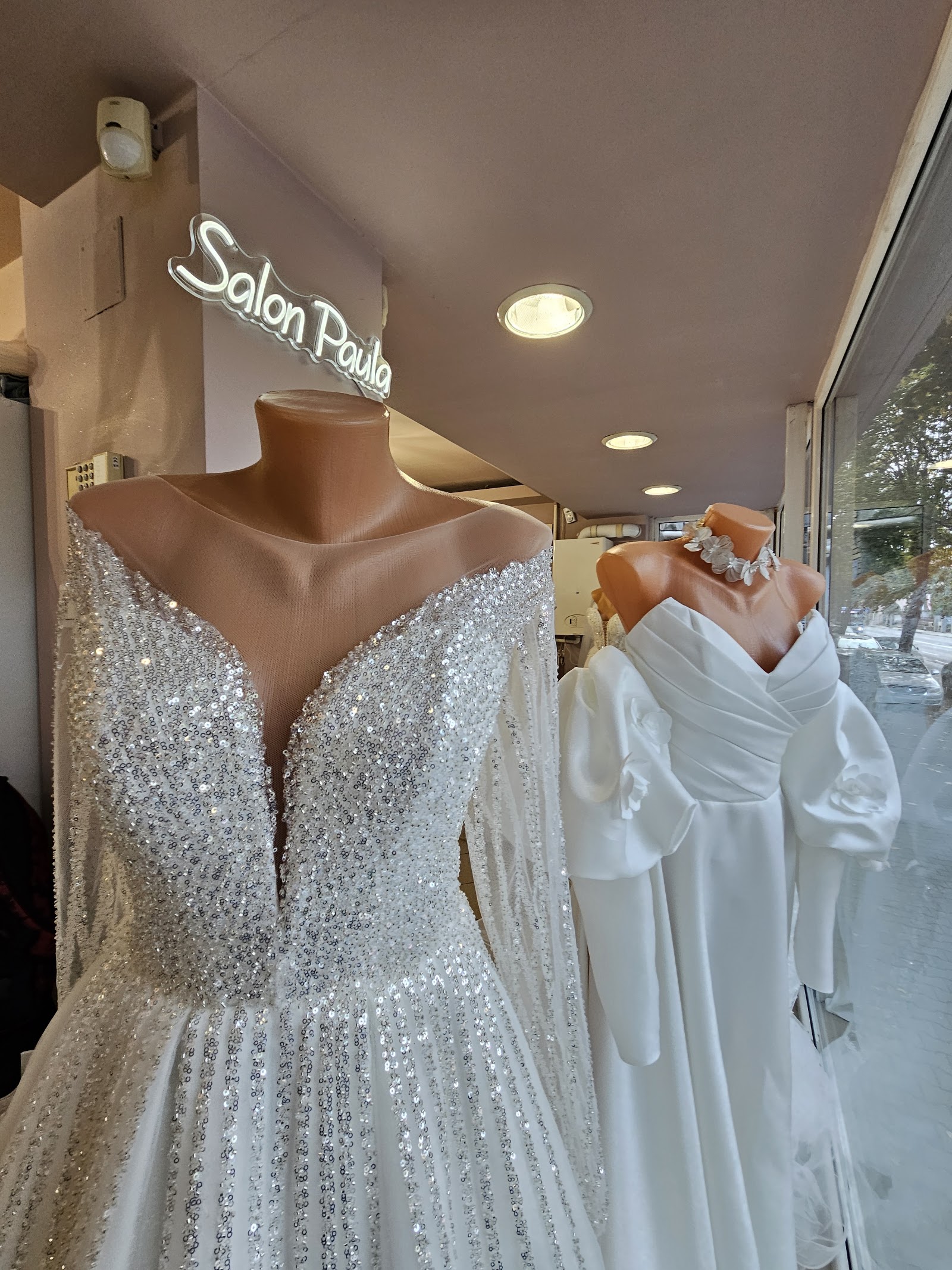 Salon Paula- Rochii de Mireasa Targu Mures & Cluj Napoca
