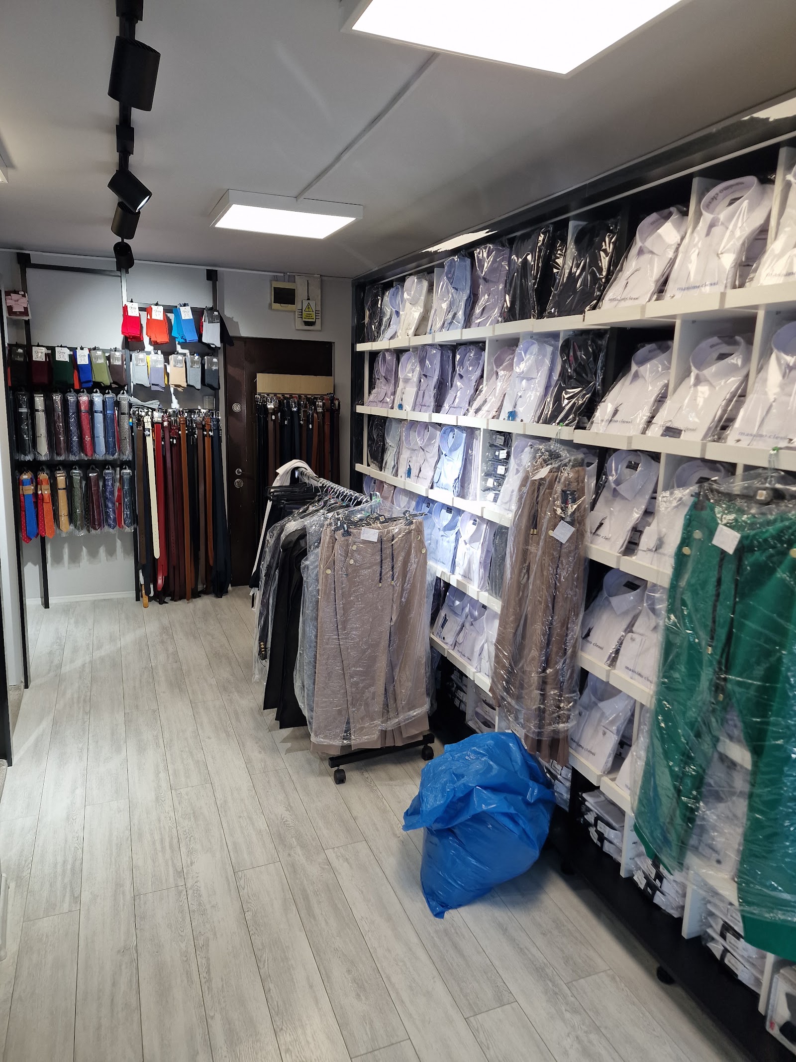 Magazinul Barney'S Store