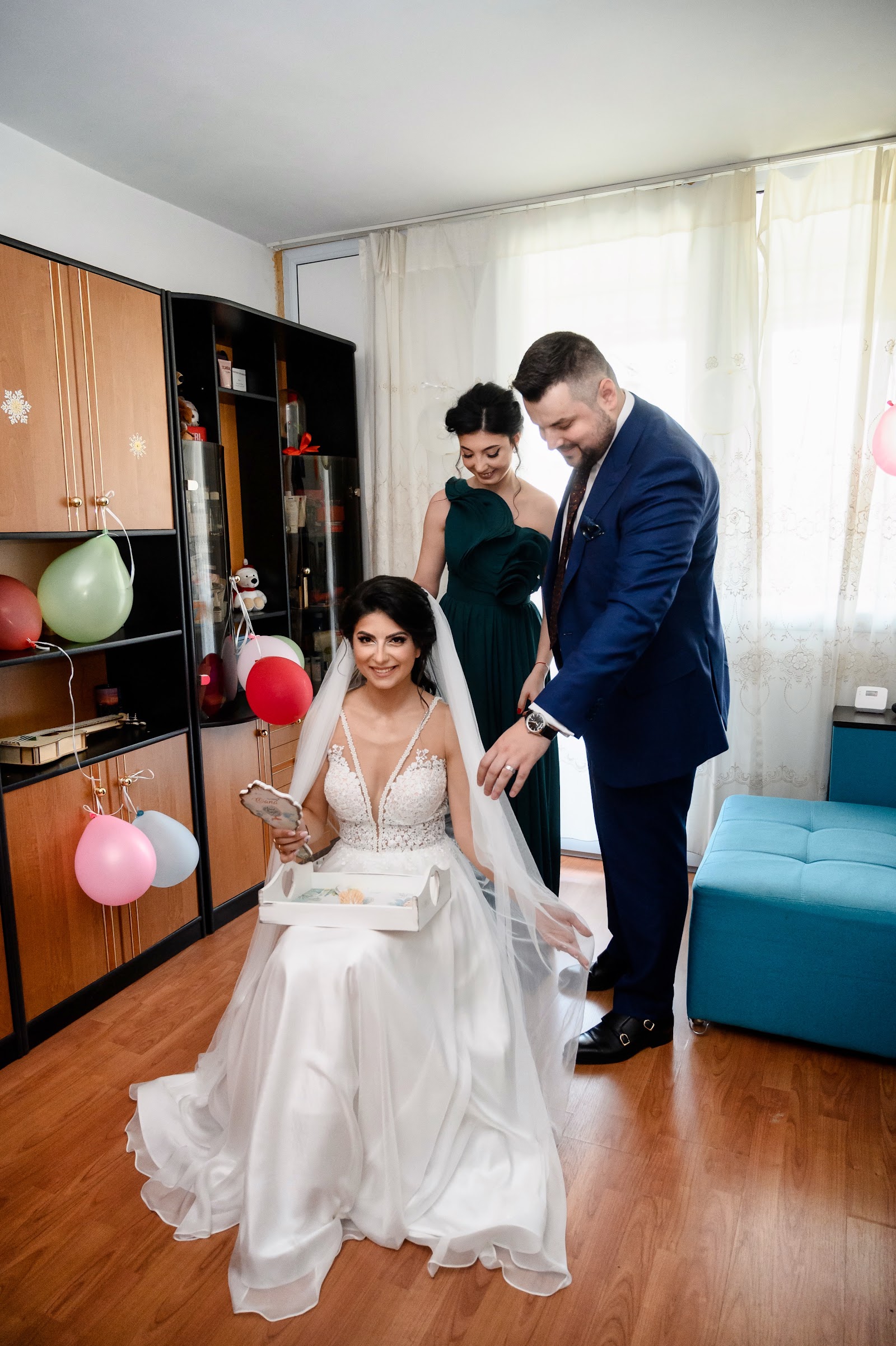 Laura Dina Bridal
