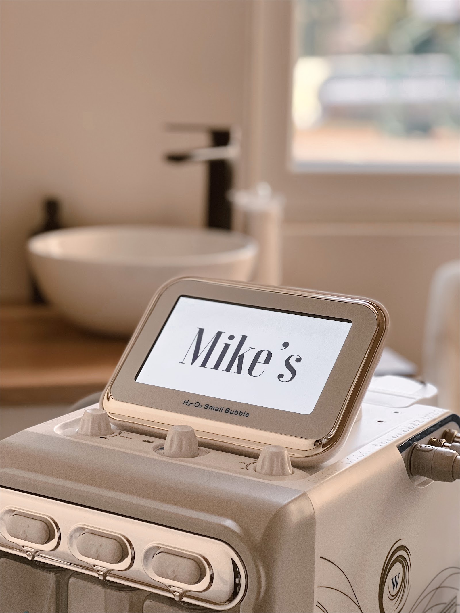 Mike’s Beauty Studio