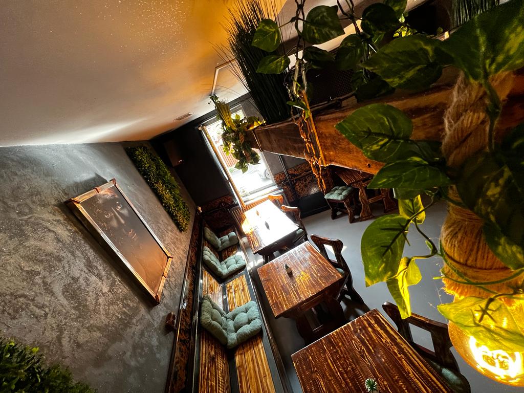 LITTLE BISTRO PUB
