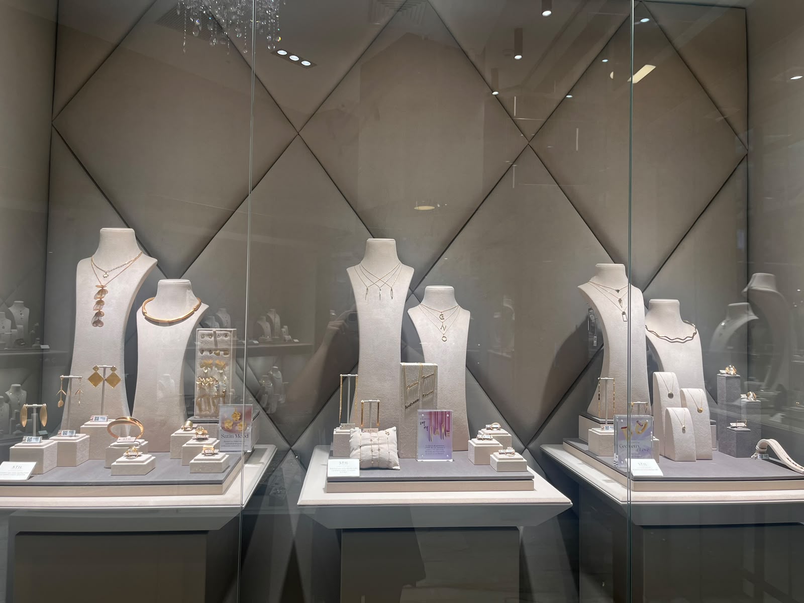 STIL Diamonds - Shopping City Tg. Mures