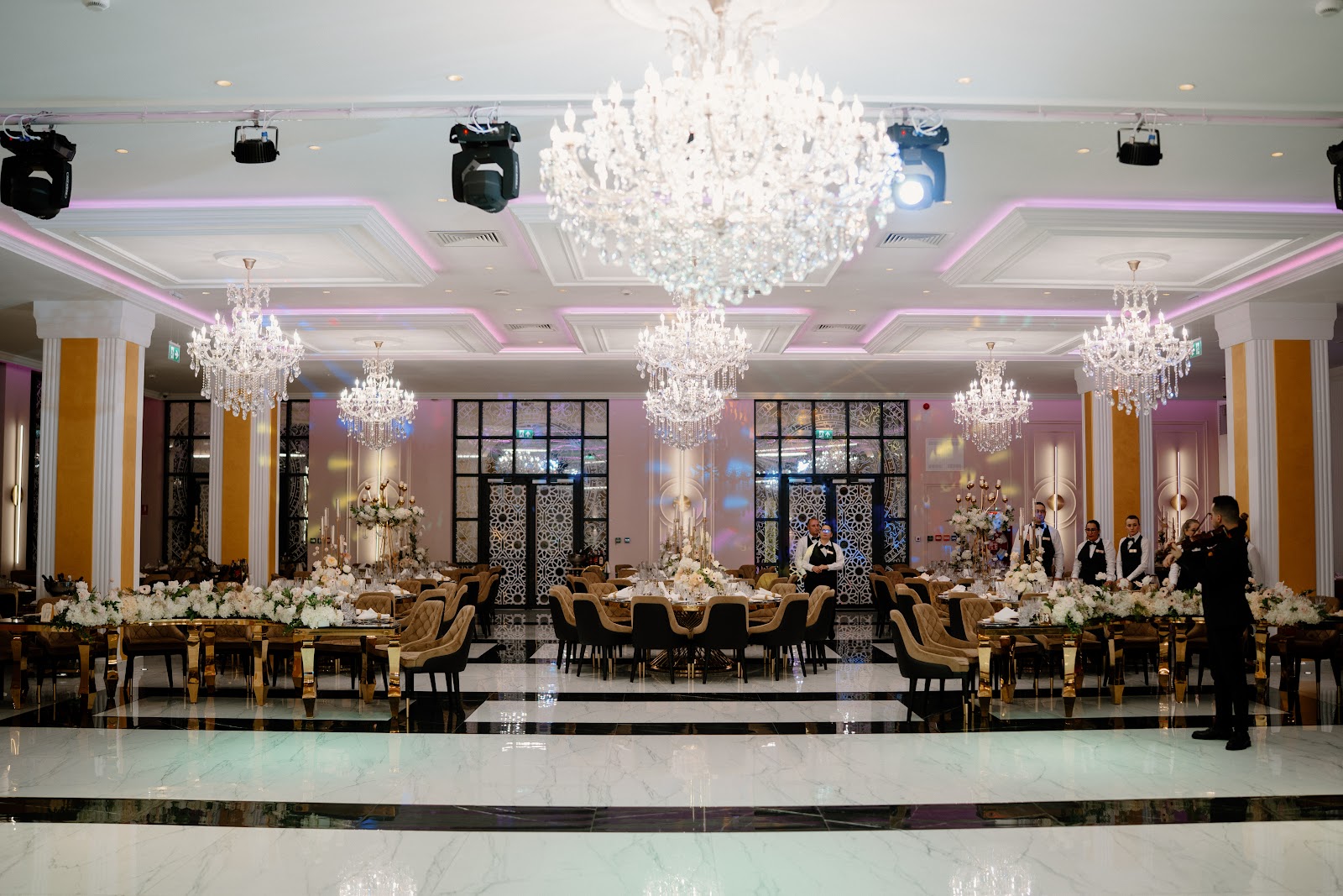 Palace by Orient - Salon de evenimente și piscină Brăila