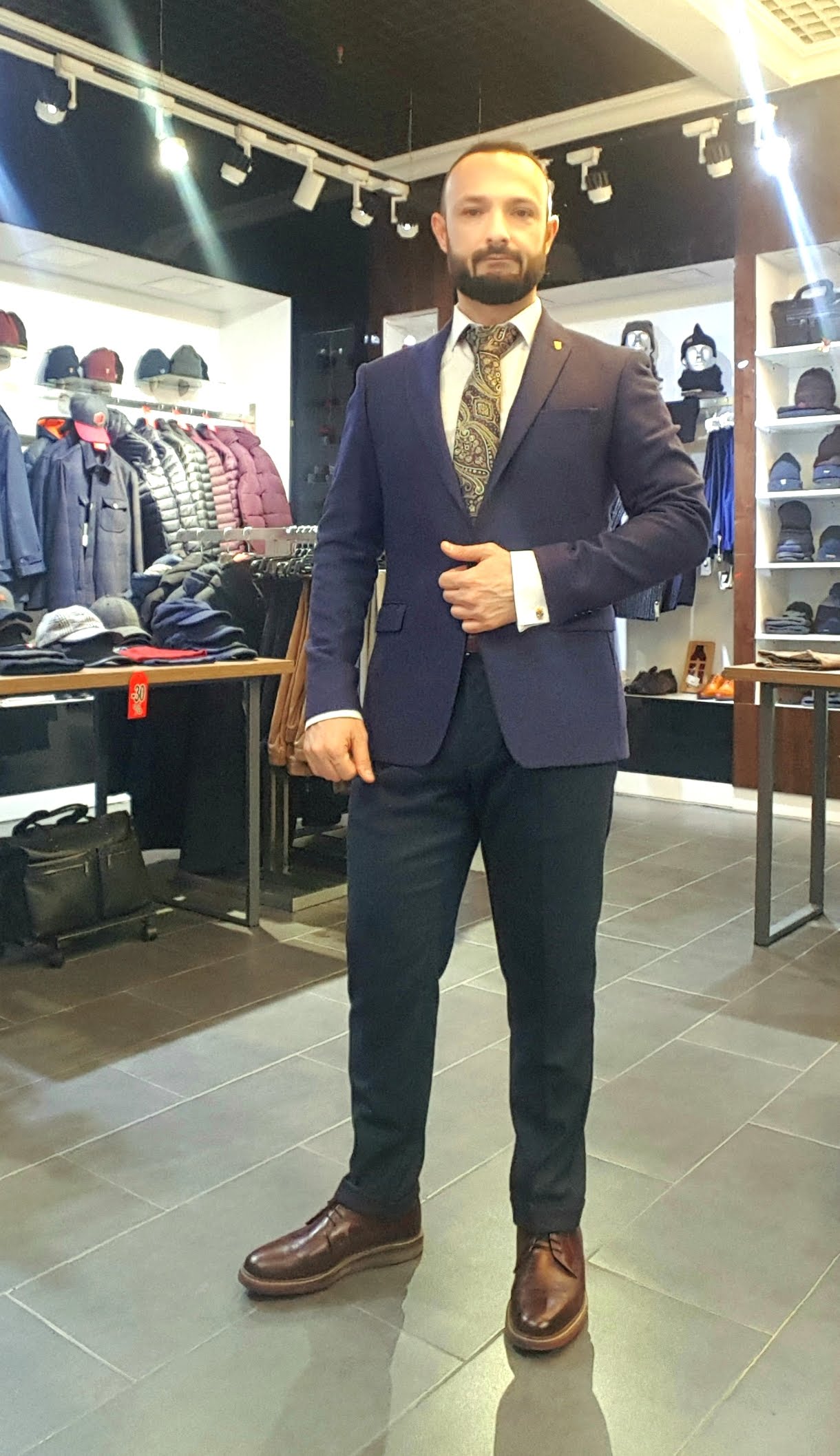 Monarch for Men - Showroom Costume pentru Barbati