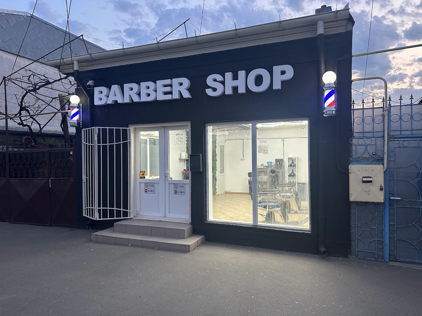 Elegant Barber Lounge -Fara Programare