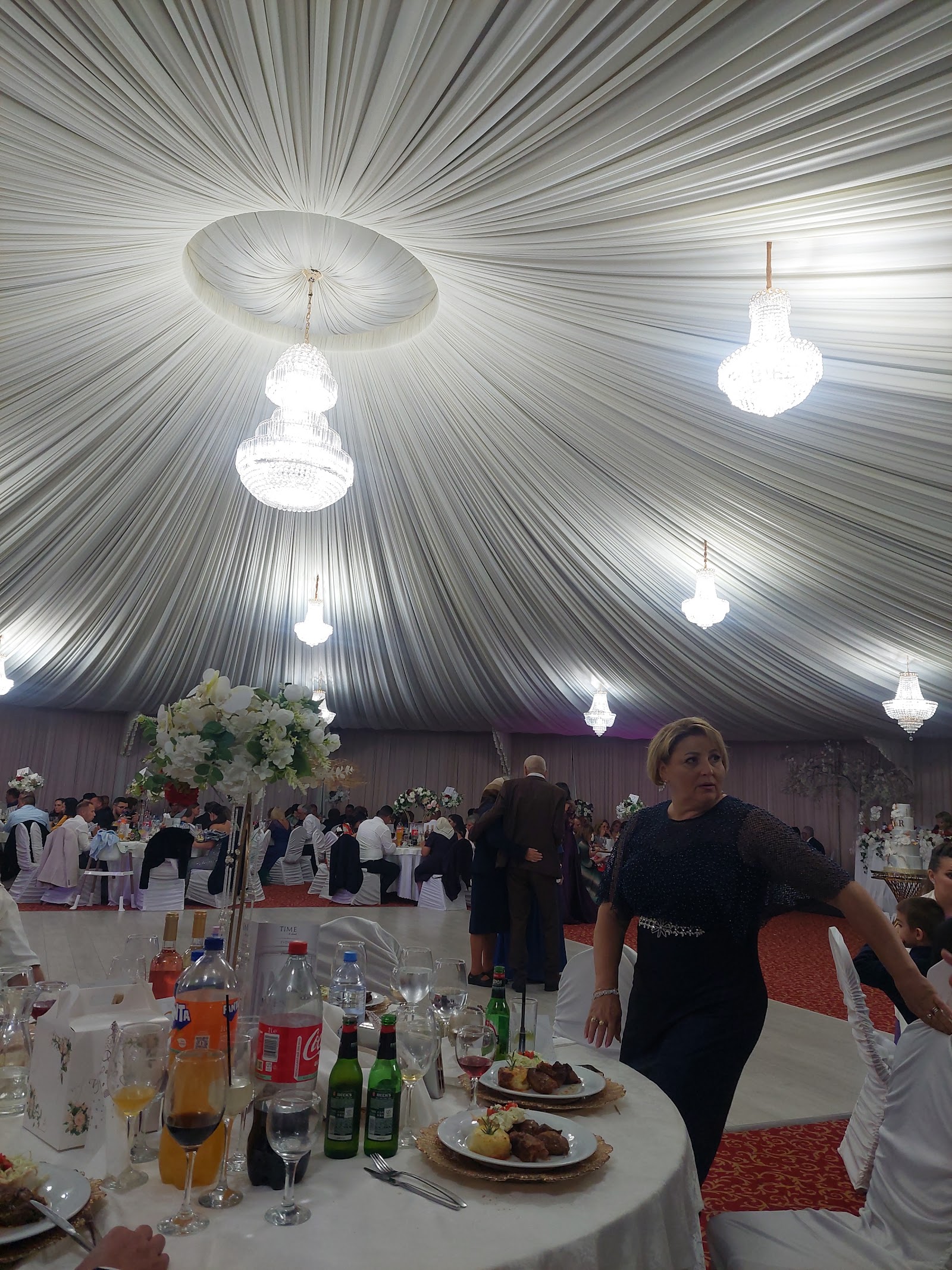 Sala De evenimente Reyna