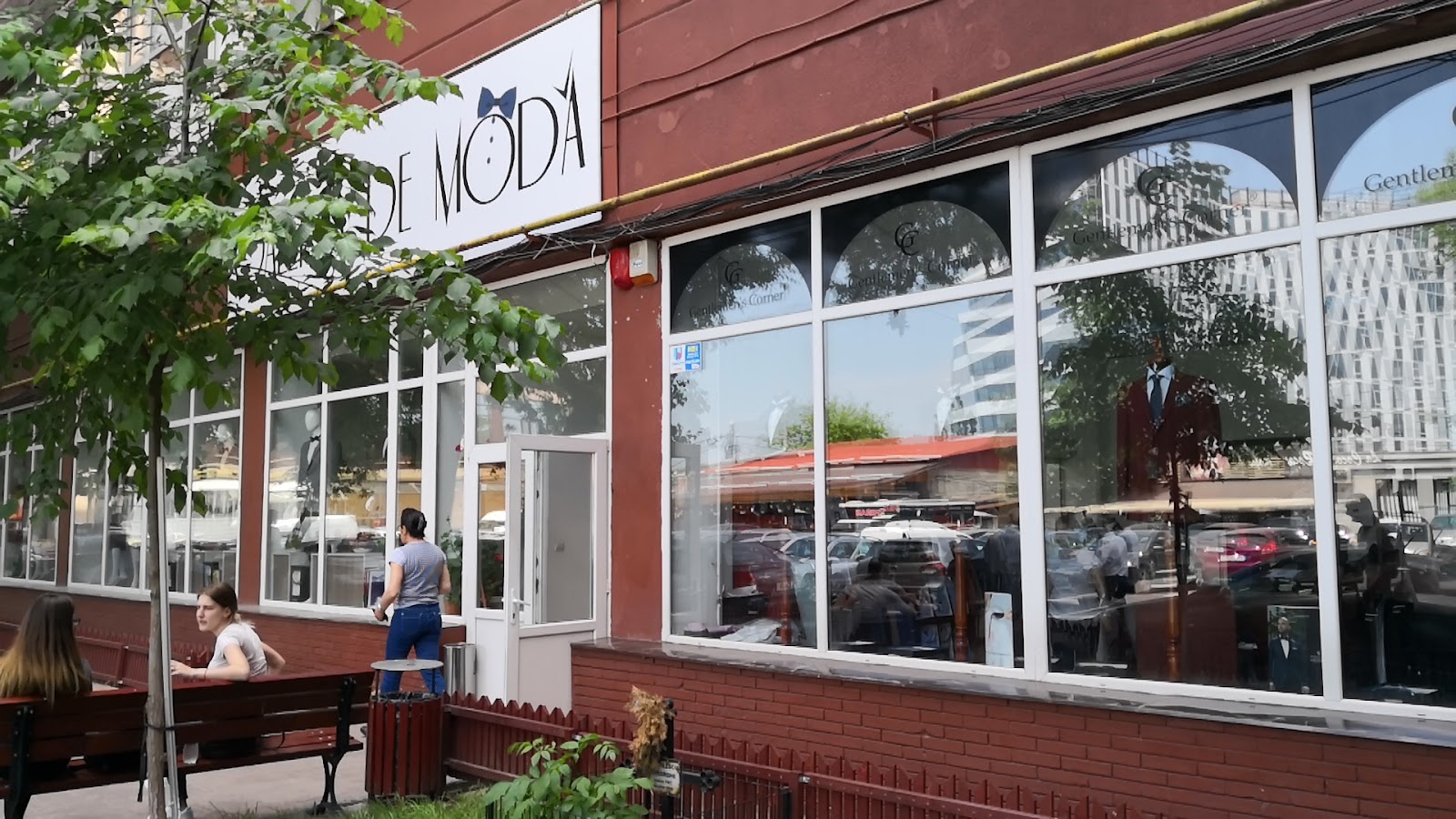 Gentlemen's Corner Store - Apaca