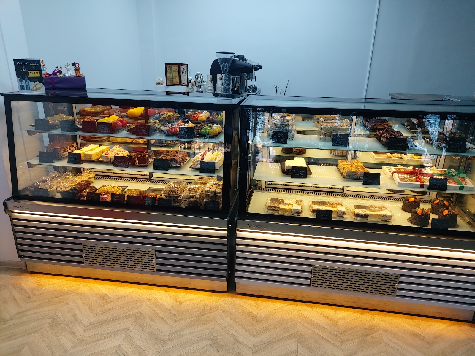 Prestige Cakes by Claudiu Pop