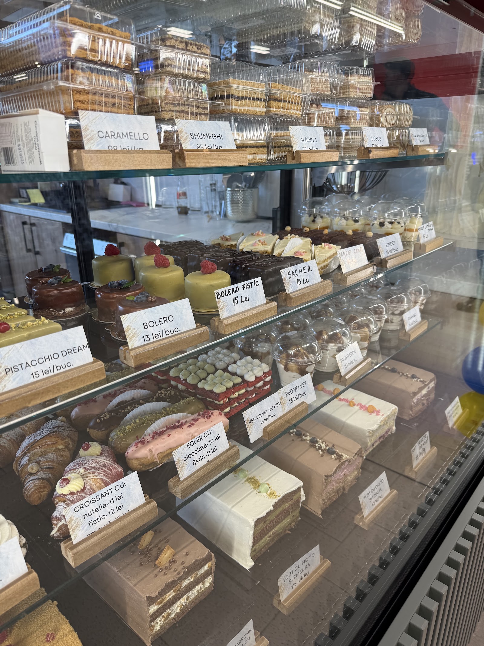 Cofetăria Gina Cakes