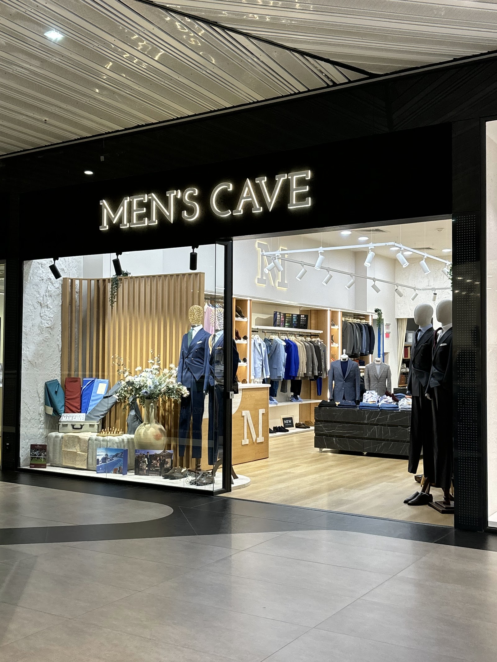 Men's Cave - Lifestyle Boutique - Promenada Bucuresti