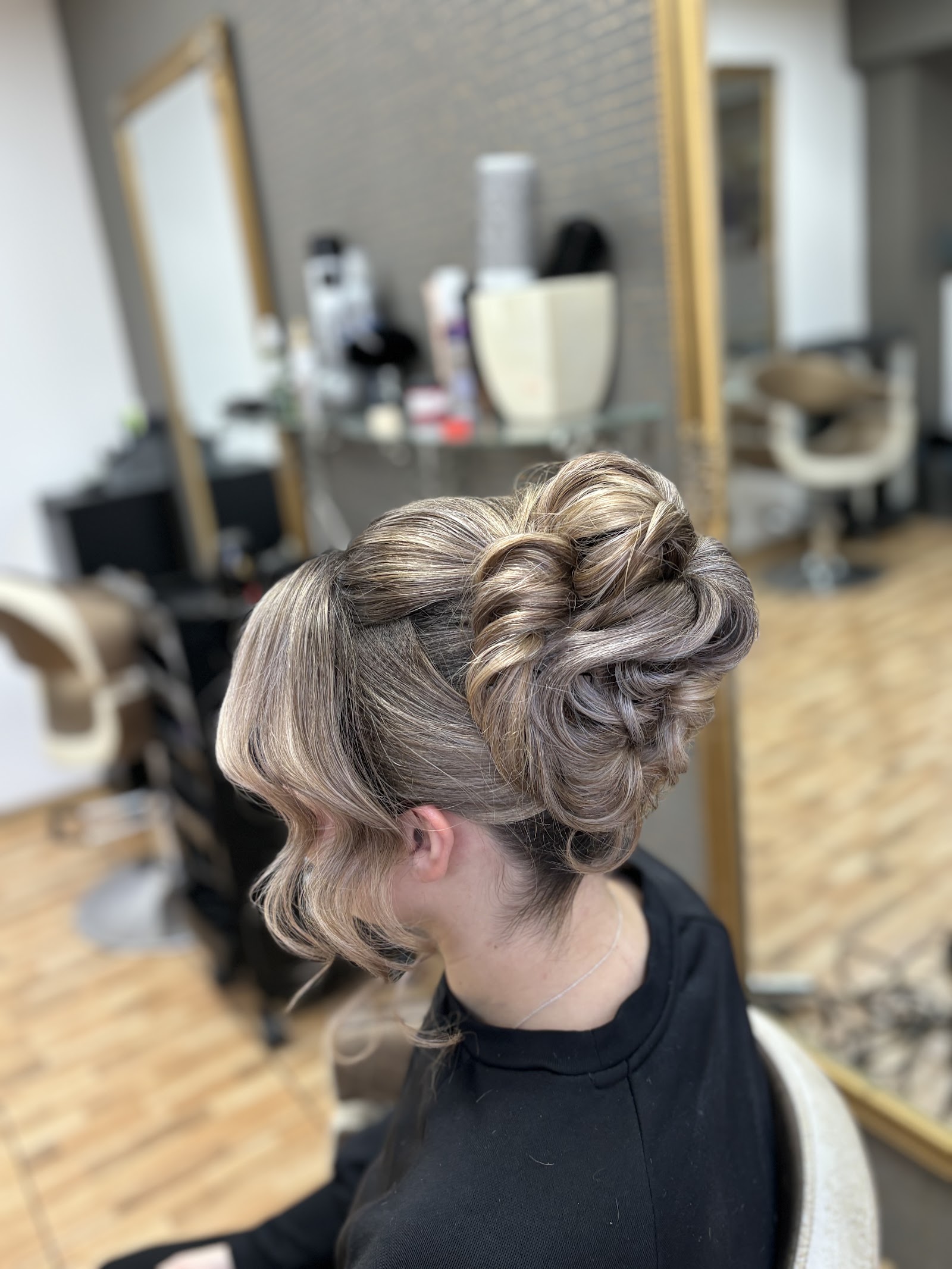 Artists Beauty Salon