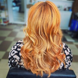 Alexandra Boitor Harakademi, Cursuri Avansate Hairstyling, Colorimetria și Chimia Părului, Salon Balayage WiKreate Baia Mare