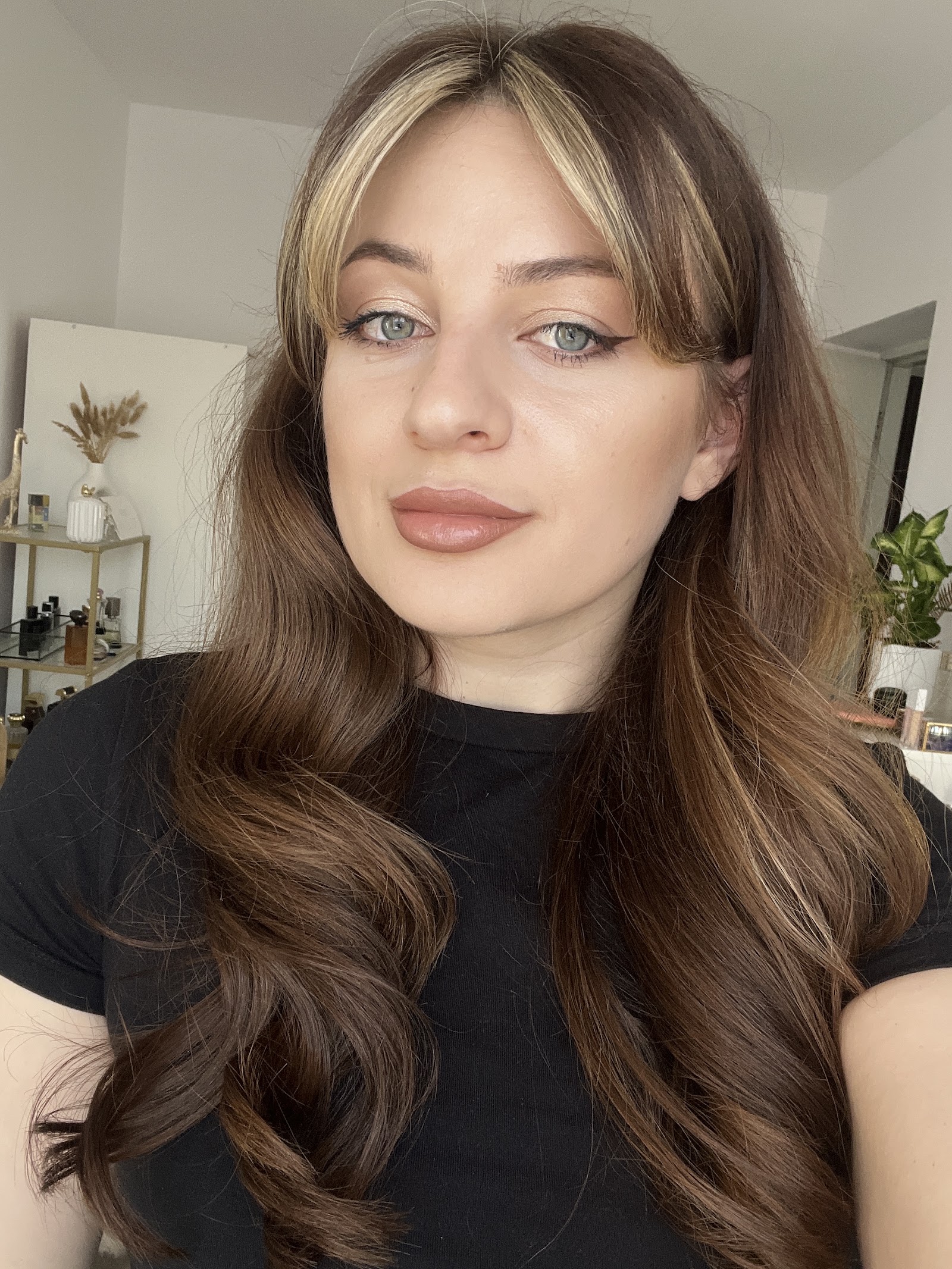 Viorica Mihalca Makeup & Brow Artist
