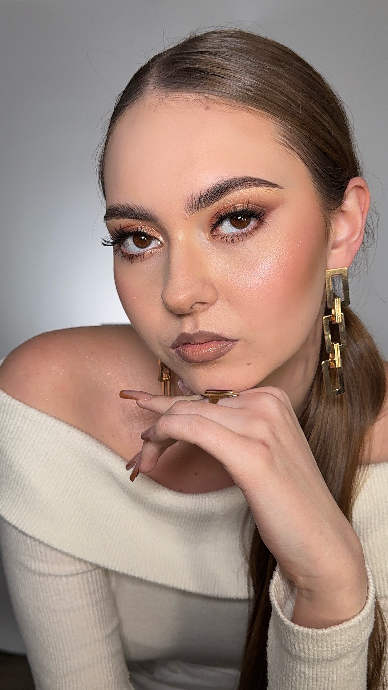 Viorica Mihalca Makeup & Brow Artist