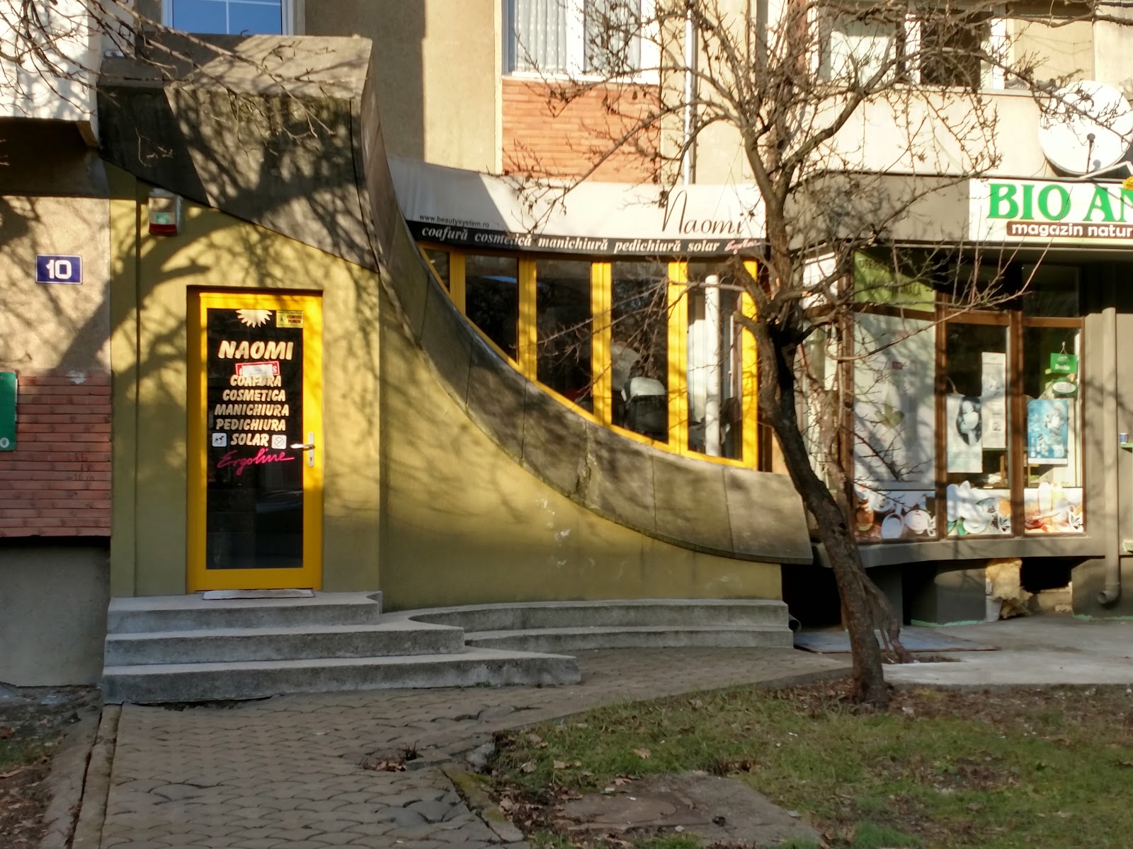 Salon Naomi