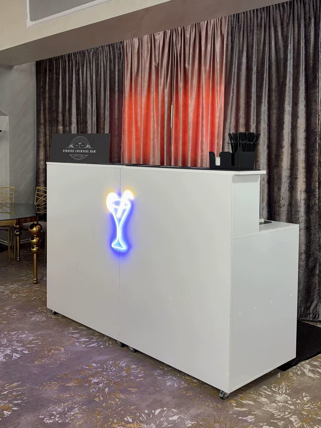 Finesse Cocktail Bar