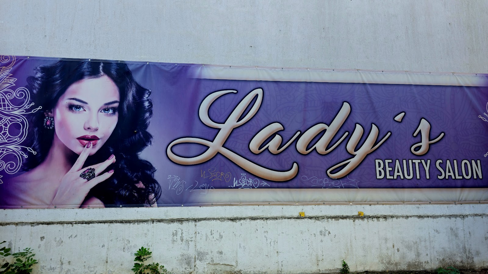 Lady's Beauty Salon