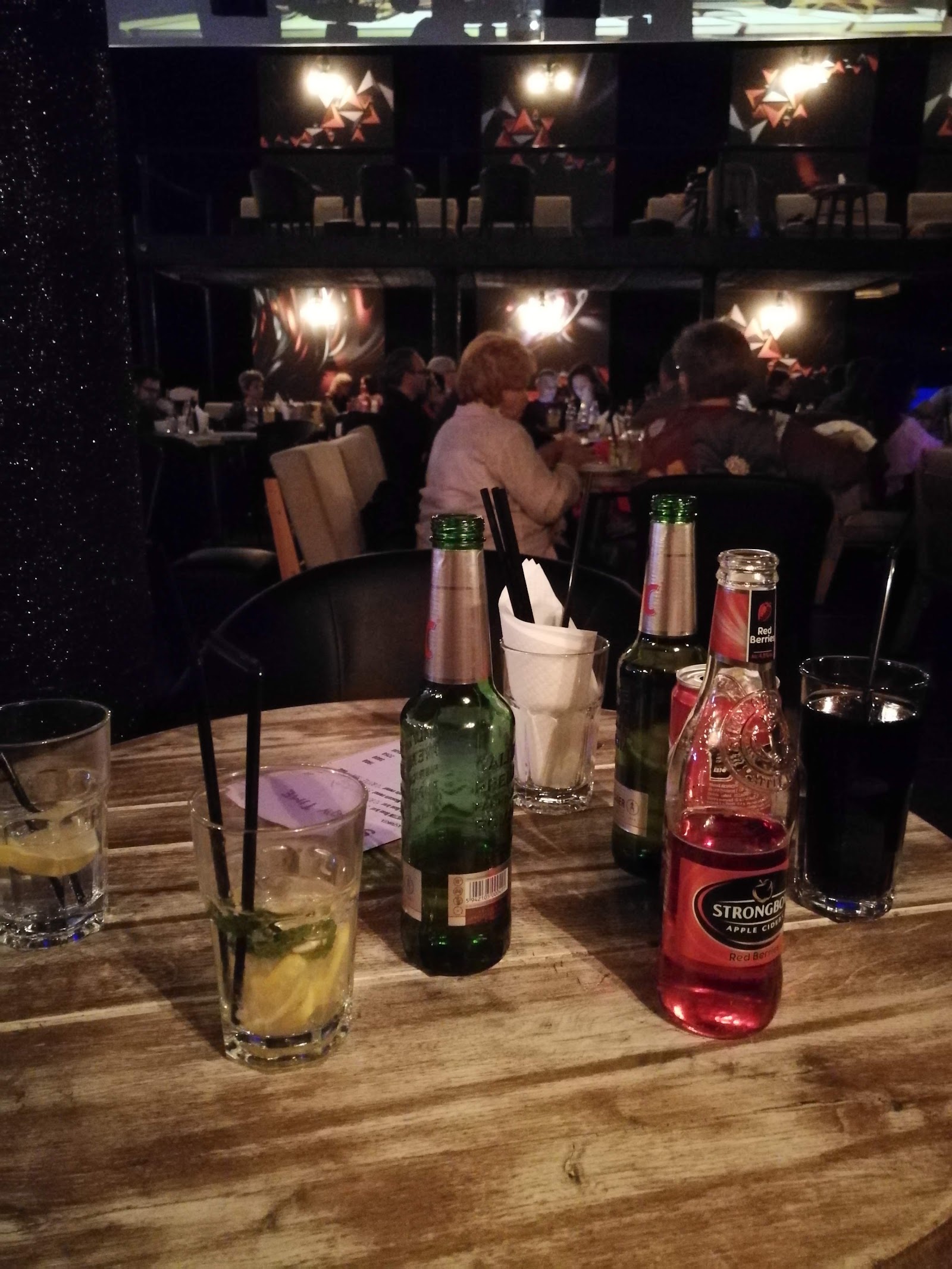 Salon 4YOU - HIPERBAR