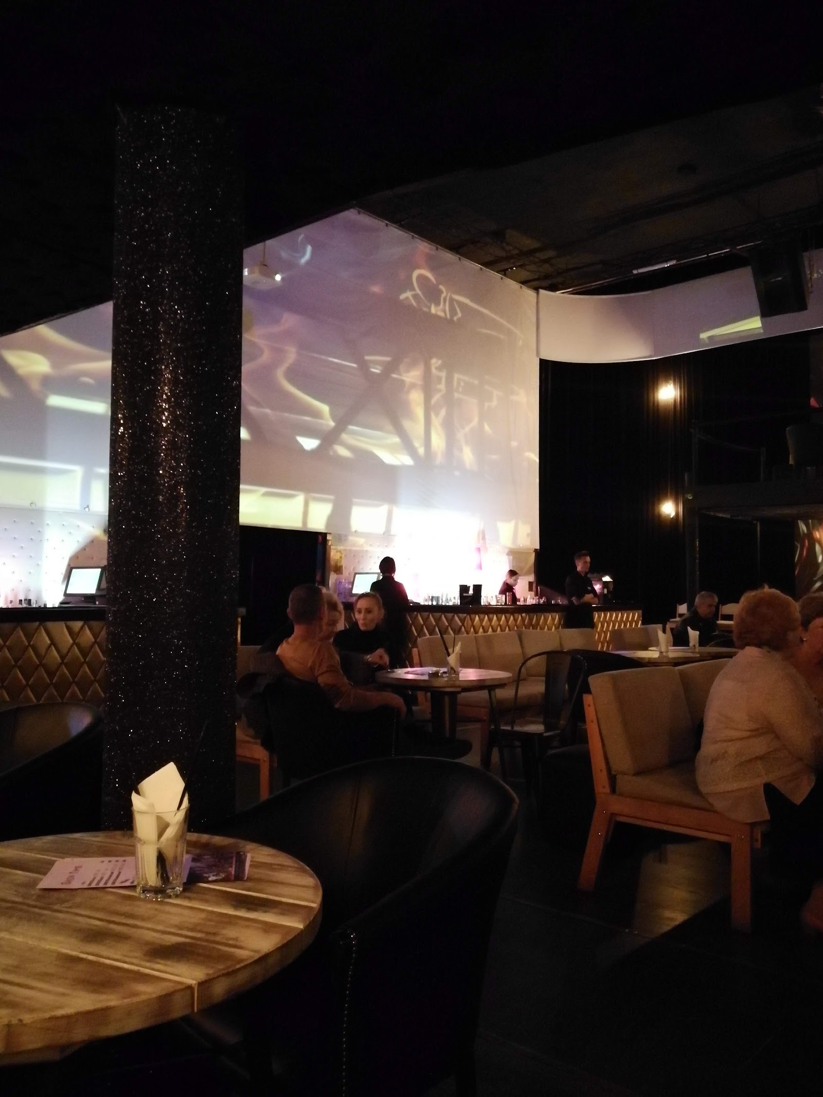 Salon 4YOU - HIPERBAR