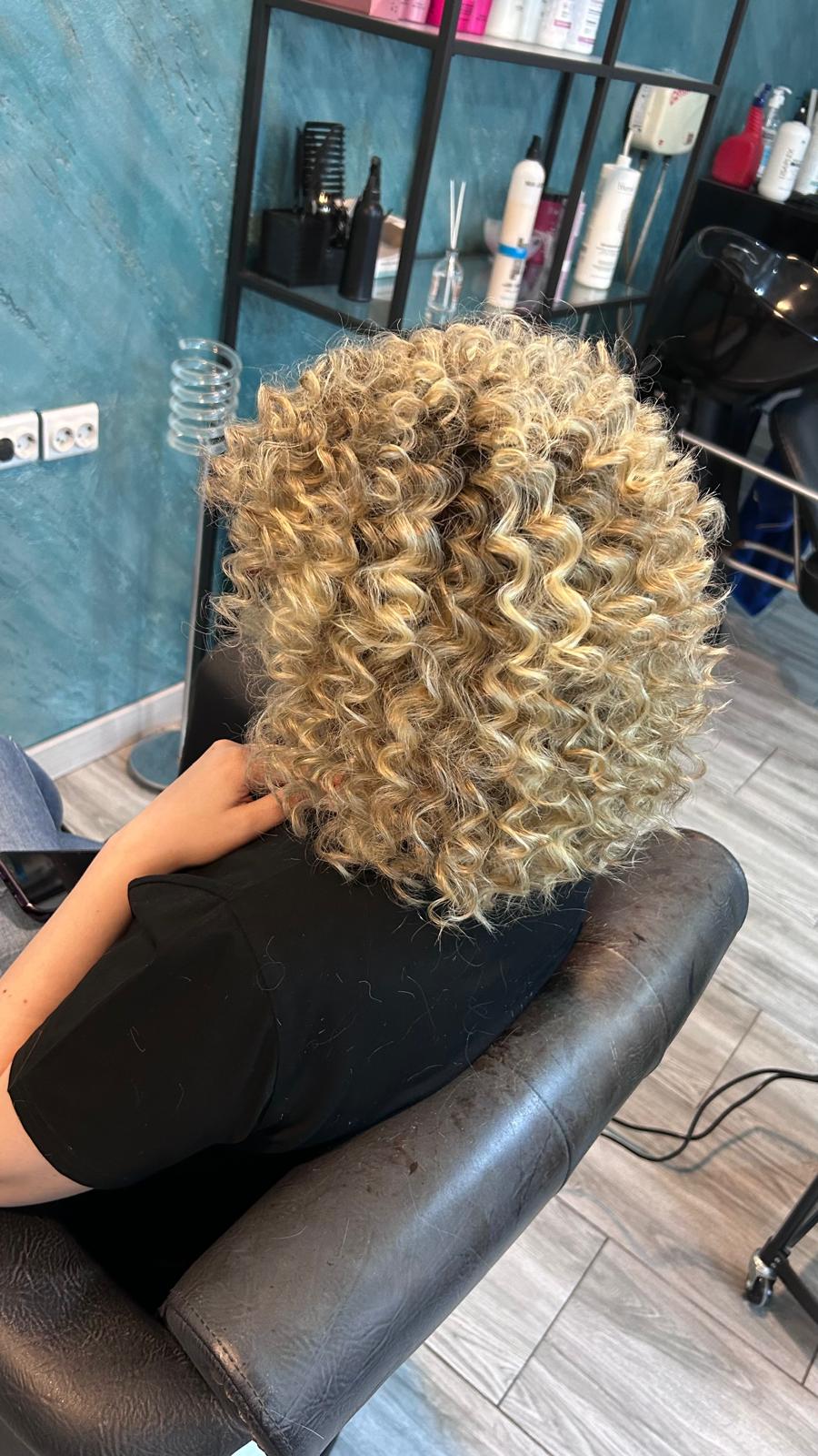 SALON VOGUE