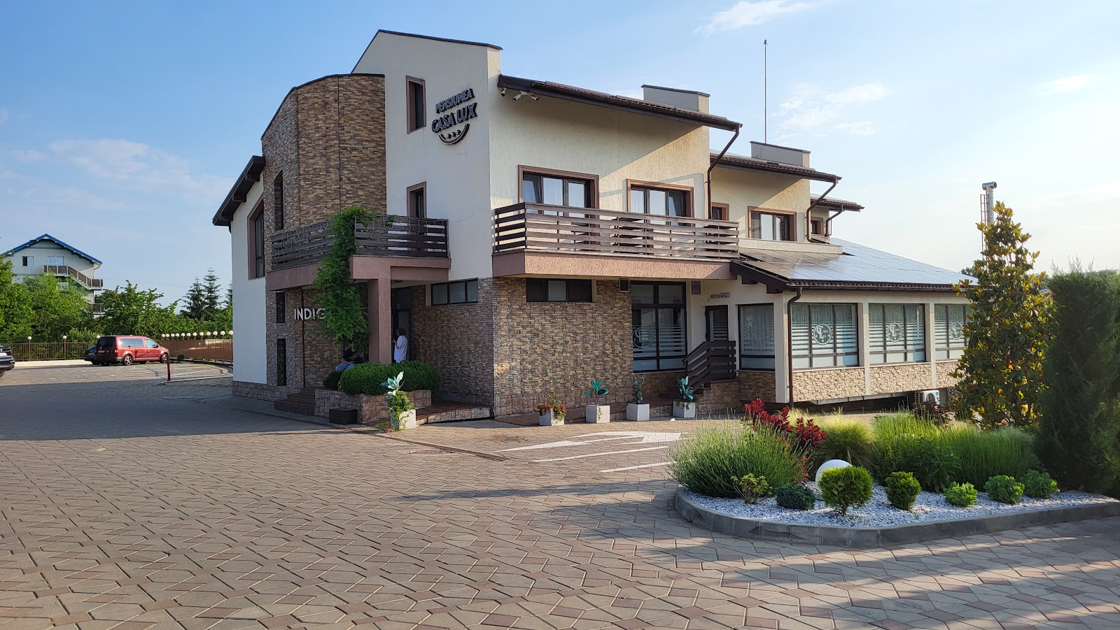 Complex "Casa Lux"