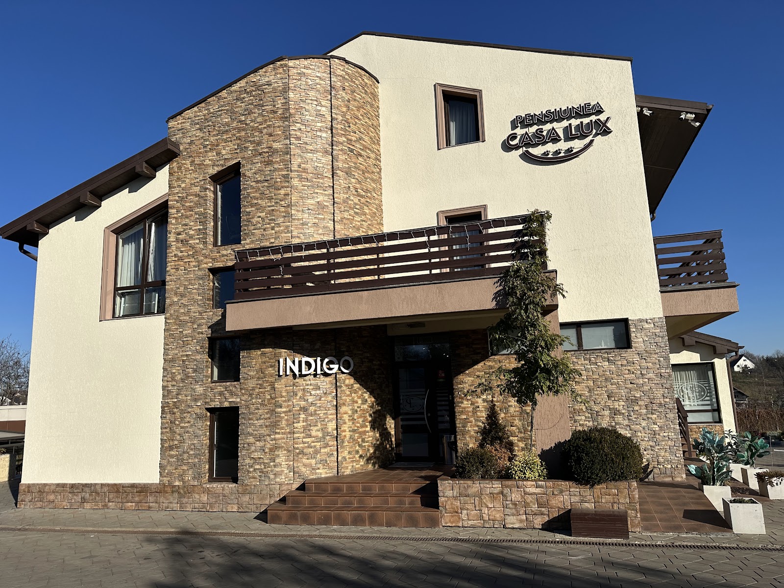 Complex "Casa Lux"