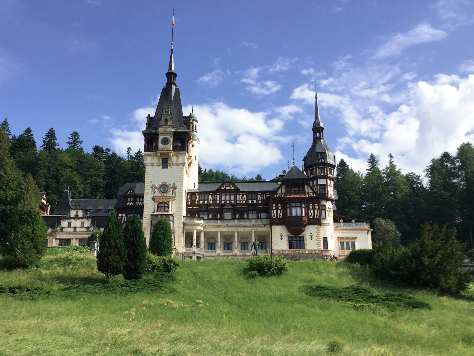 Romanian Maple - ghid turistic, agentie de turism, tururi Bucuresti, tururi personalizate